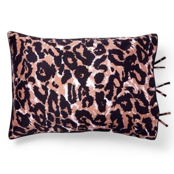 🐆NO OFFERS! DVF LIM ED COMFORTER SET - Picture 6 of 10